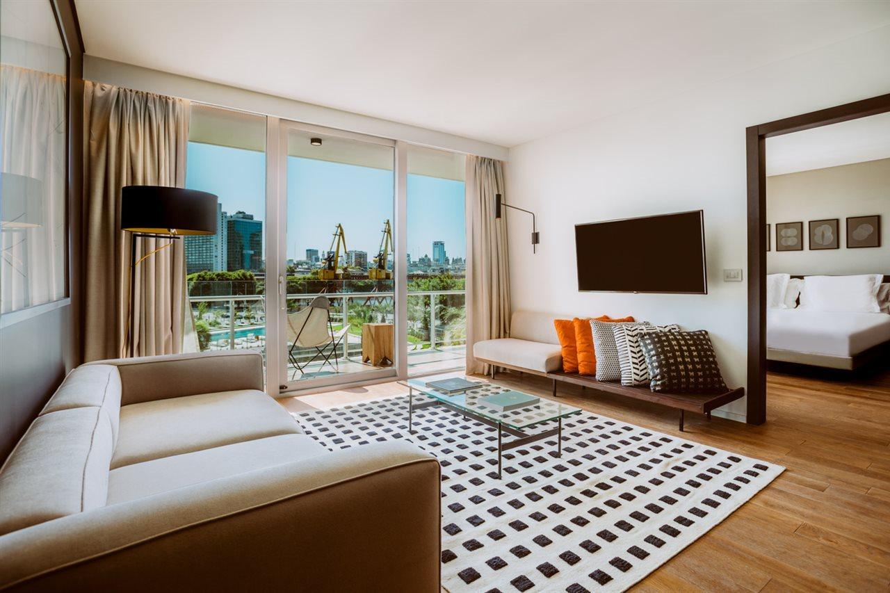 Sls Buenos Aires Puerto Madero Hotel ภายนอก รูปภาพ A suite at the hotel
