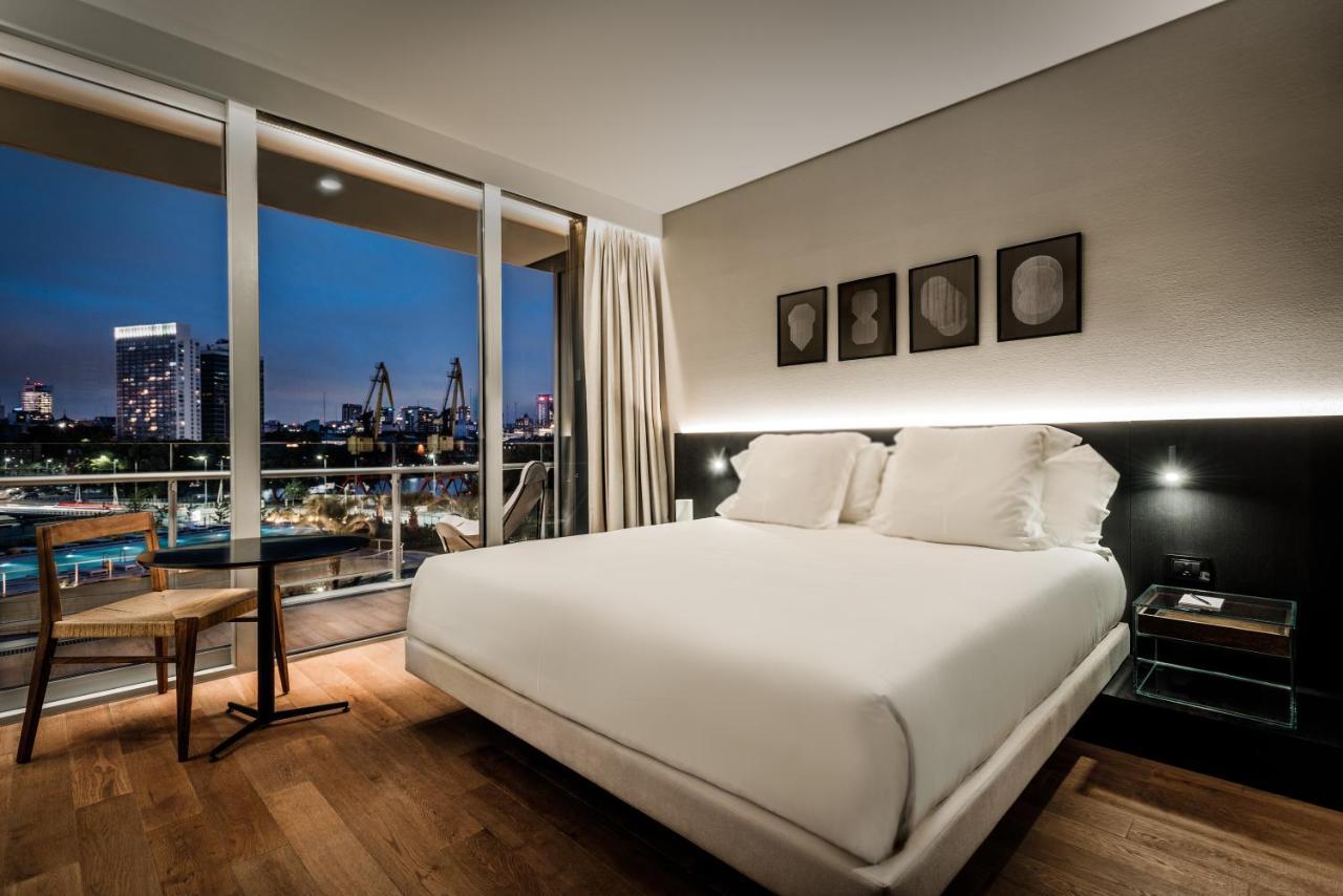 Sls Buenos Aires Puerto Madero Hotel ภายนอก รูปภาพ A bedroom at the London Edition