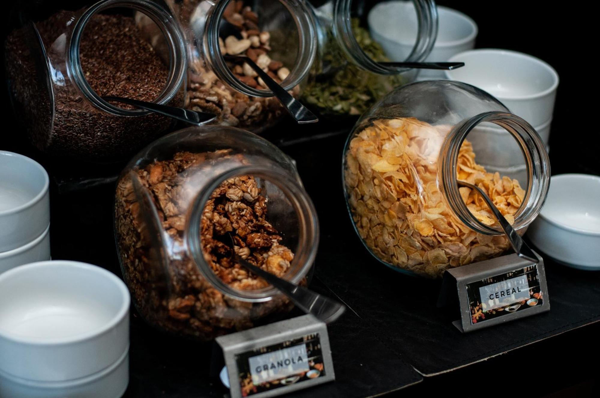 Sls Buenos Aires Puerto Madero Hotel ภายนอก รูปภาพ Cereal and granola