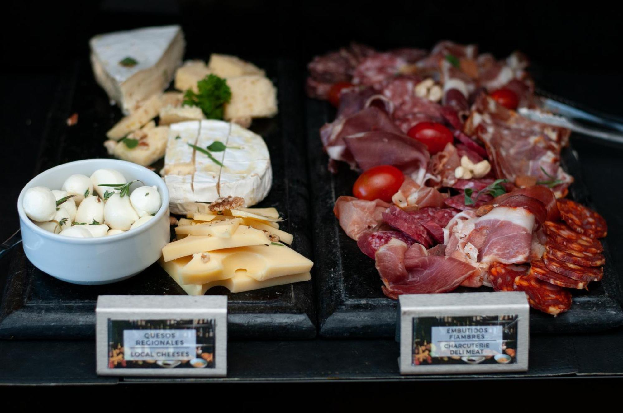Sls Buenos Aires Puerto Madero Hotel ภายนอก รูปภาพ Cheese and cold cuts