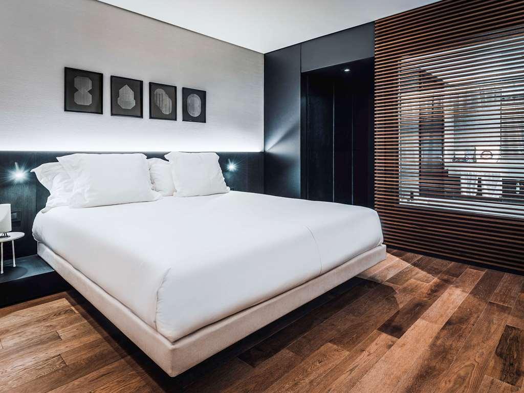 Sls Buenos Aires Puerto Madero Hotel ห้อง รูปภาพ A bedroom at the hotel