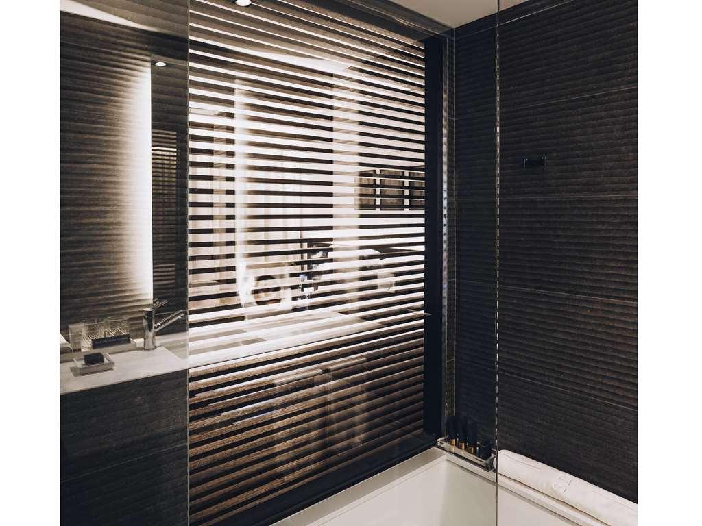 Sls Buenos Aires Puerto Madero Hotel ห้อง รูปภาพ A shower enclosure
